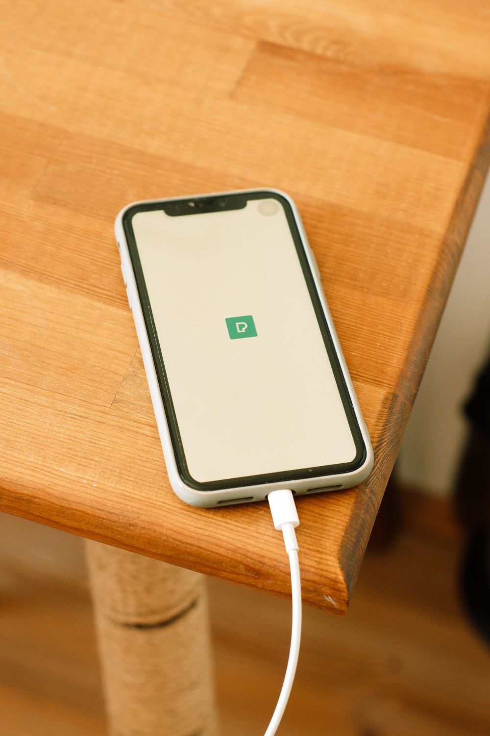Оригинальная зарядка USB-C 20 Вт